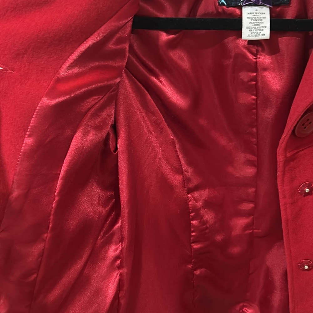 Red jacket - Picture 8 of 8